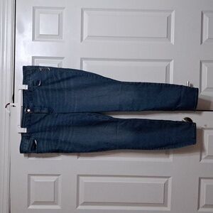 Never worn, Old Navy Size 24, Plus and Long Super Skinny Jeans